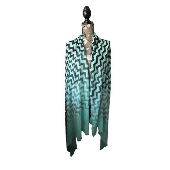 Steve Madden Women's OS Green Gray Geometric Wrap Around Beachwear Coverup Scarf - Picture 5 of 14